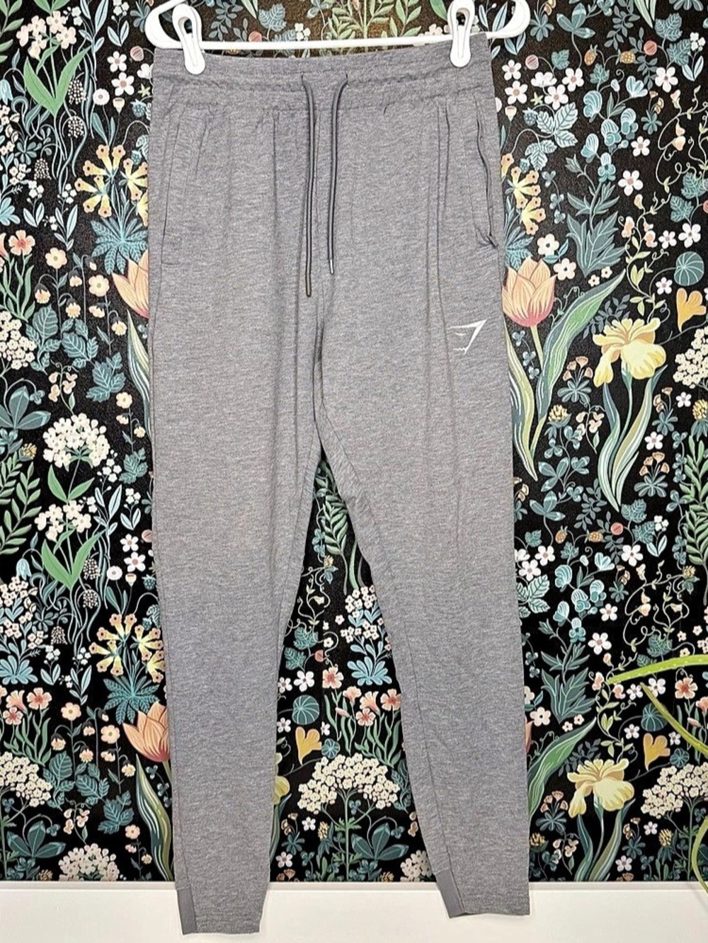 Gymshark Women's Gray Athletic Joggers Size Medium